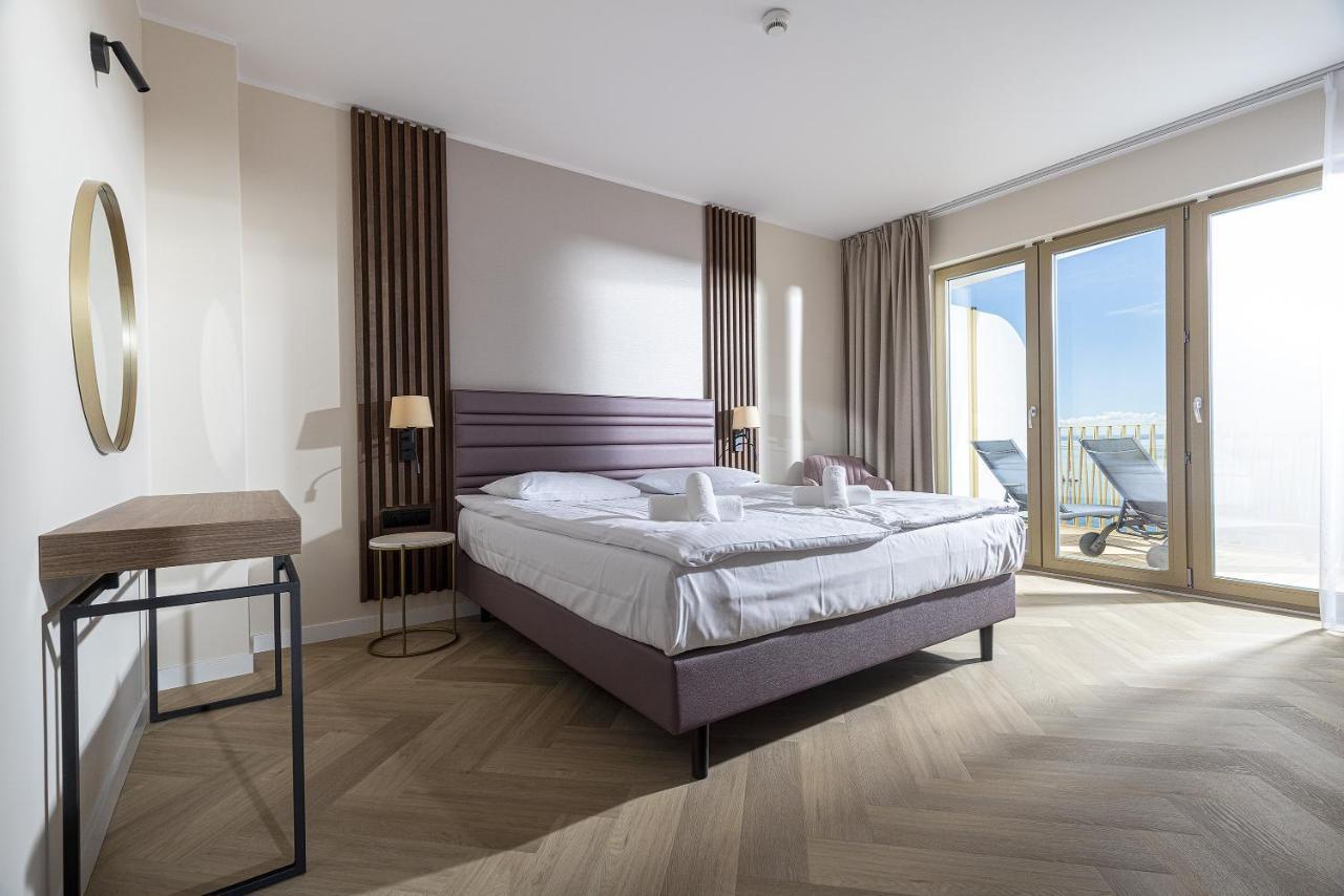 Meridian 4*