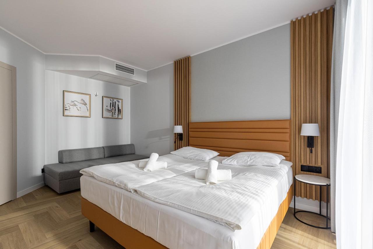 Meridian 4*