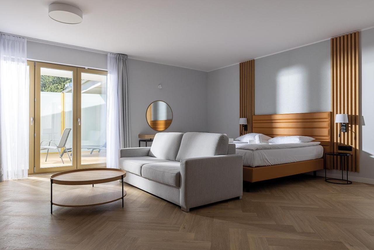 Meridian 4*