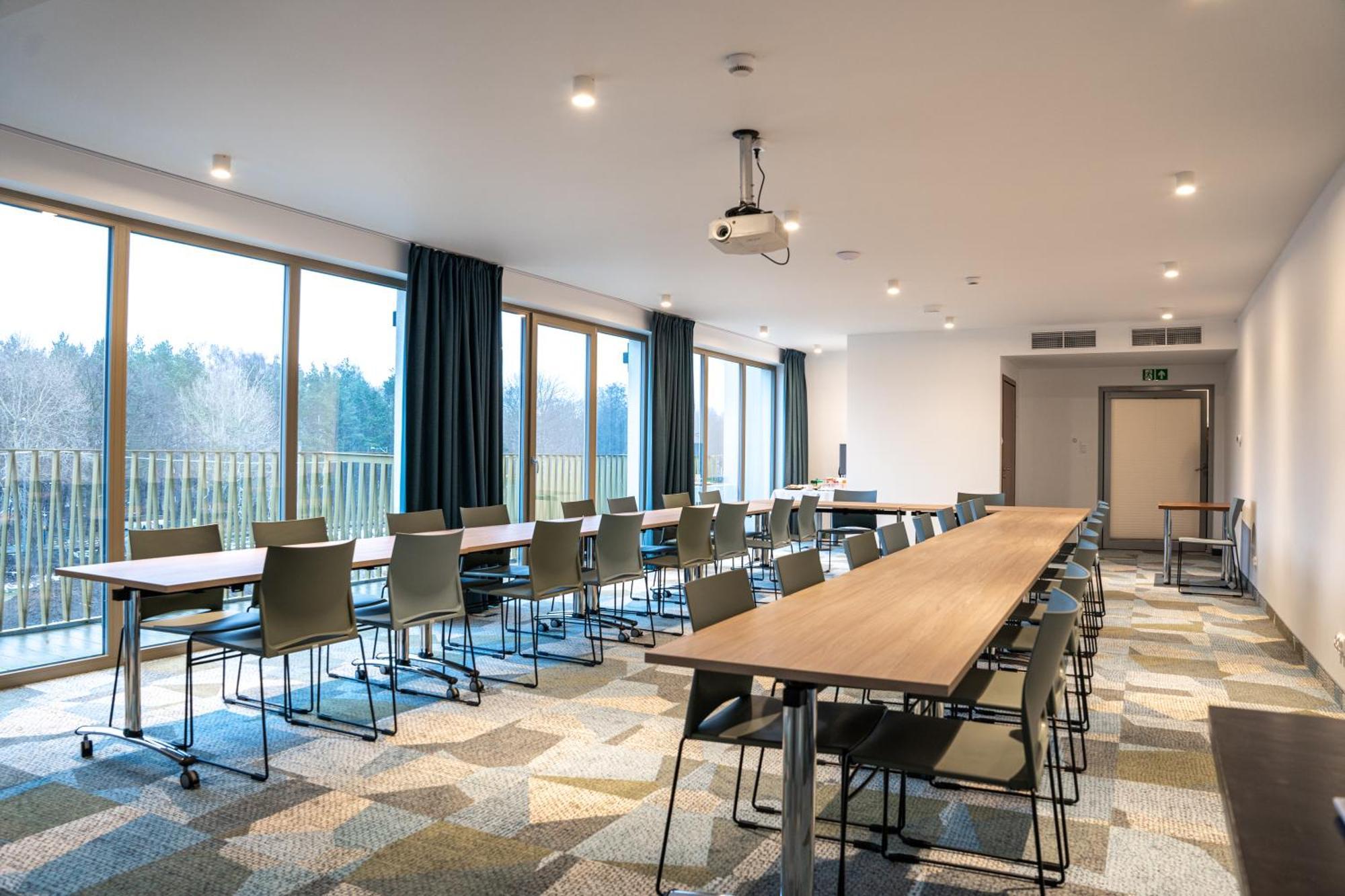 Meridian Hotel 4*