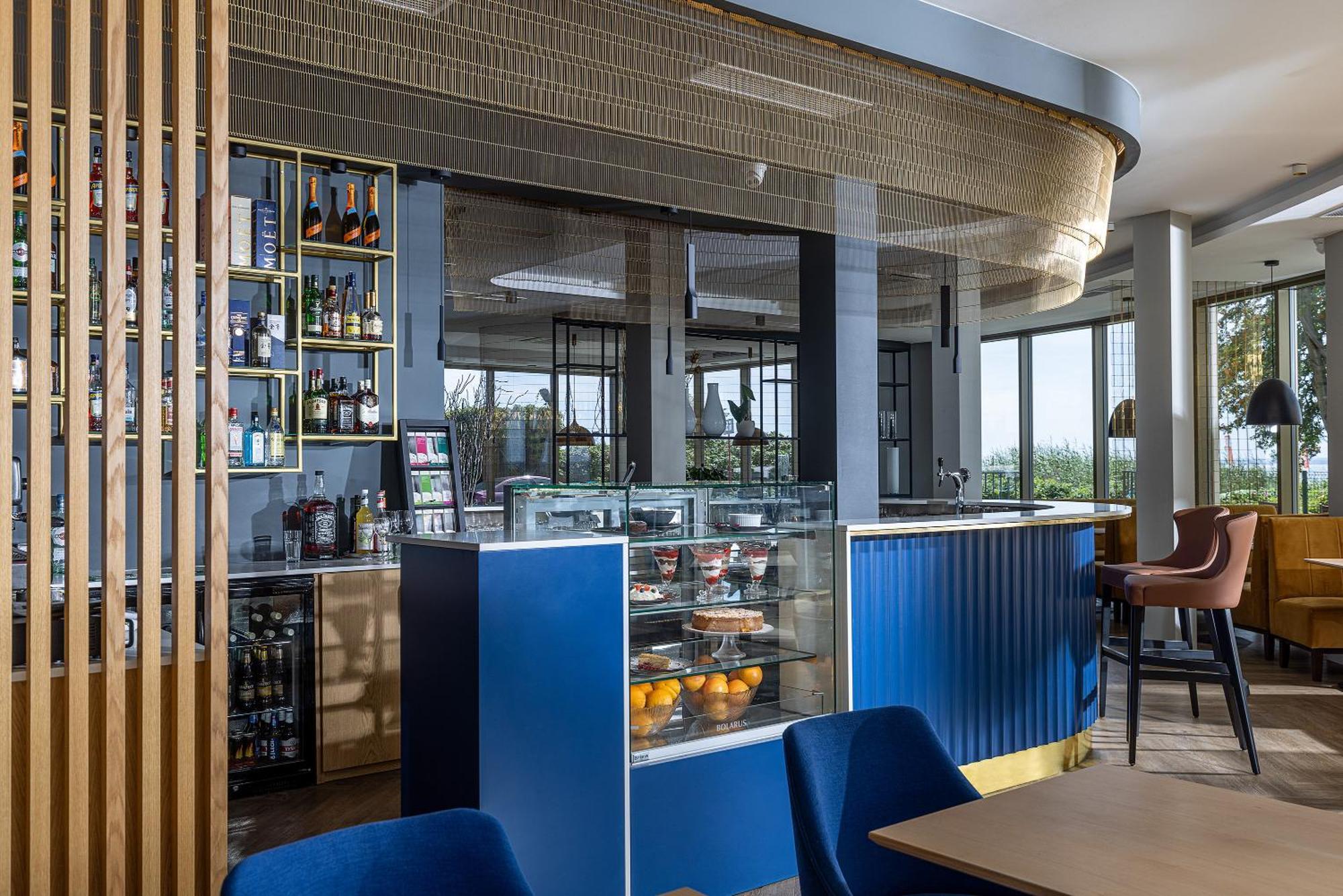 Meridian Hotel 4*